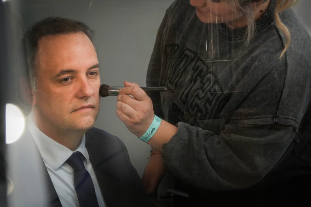 Adorni blanqueó una fortuna millonaria y sacudió el ranking de los más ricos del Gobierno Adorni blanqueó una fortuna millonaria y sacudió el ranking de los más ricos del Gobierno